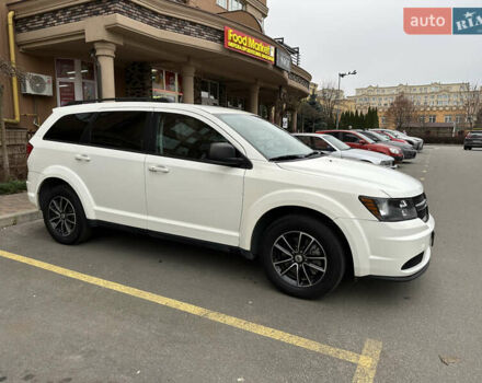 Білий Додж Джорні, об'ємом двигуна 2.4 л та пробігом 170 тис. км за 11700 $, фото 4 на Automoto.ua