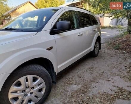 Білий Додж Джорні, об'ємом двигуна 2.36 л та пробігом 101 тис. км за 12300 $, фото 1 на Automoto.ua