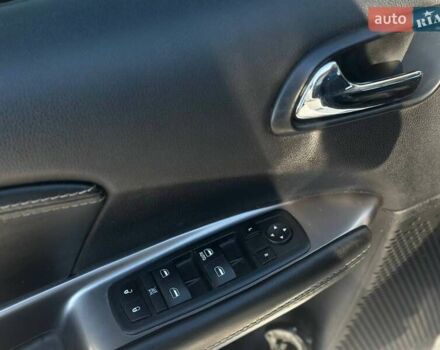 Білий Додж Джорні, об'ємом двигуна 2.36 л та пробігом 200 тис. км за 11900 $, фото 9 на Automoto.ua