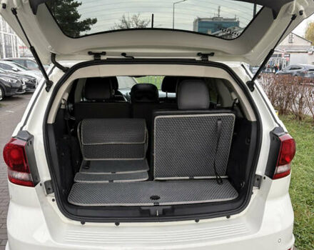 Белый Додж Джорни, объемом двигателя 2.36 л и пробегом 175 тыс. км за 14200 $, фото 19 на Automoto.ua