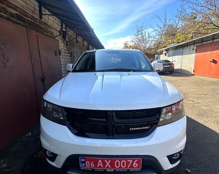 Белый Додж Джорни, объемом двигателя 2.4 л и пробегом 150 тыс. км за 13000 $, фото 1 на Automoto.ua