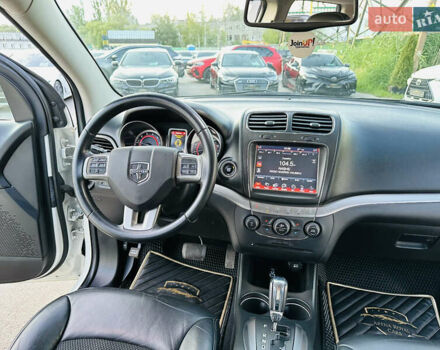 Білий Додж Джорні, об'ємом двигуна 3.6 л та пробігом 74 тис. км за 16300 $, фото 20 на Automoto.ua