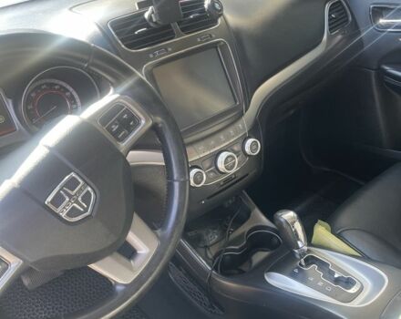 Белый Додж Джорни, объемом двигателя 2.4 л и пробегом 203 тыс. км за 11200 $, фото 12 на Automoto.ua