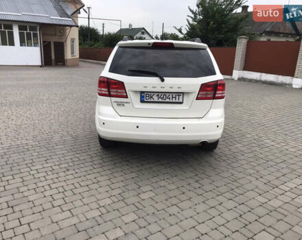 Белый Додж Джорни, объемом двигателя 2.4 л и пробегом 186 тыс. км за 11000 $, фото 4 на Automoto.ua