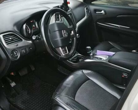 Белый Додж Джорни, объемом двигателя 2.36 л и пробегом 208 тыс. км за 11200 $, фото 6 на Automoto.ua