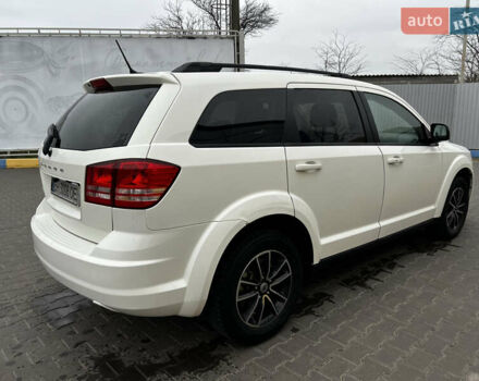 Білий Додж Джорні, об'ємом двигуна 2.36 л та пробігом 122 тис. км за 11000 $, фото 5 на Automoto.ua