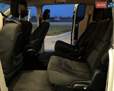 Білий Додж Джорні, об'ємом двигуна 3.6 л та пробігом 480 тис. км за 8500 $, фото 17 на Automoto.ua