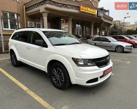 Білий Додж Джорні, об'ємом двигуна 2.4 л та пробігом 170 тис. км за 11700 $, фото 3 на Automoto.ua