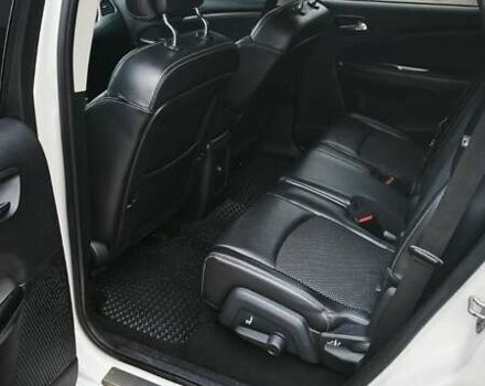 Белый Додж Джорни, объемом двигателя 2.36 л и пробегом 208 тыс. км за 11200 $, фото 7 на Automoto.ua