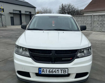 Белый Додж Джорни, объемом двигателя 2.36 л и пробегом 150 тыс. км за 13200 $, фото 2 на Automoto.ua