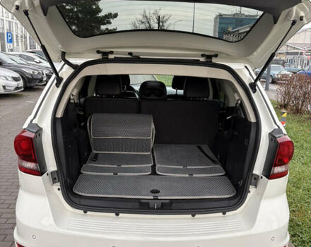 Белый Додж Джорни, объемом двигателя 2.36 л и пробегом 175 тыс. км за 14200 $, фото 20 на Automoto.ua