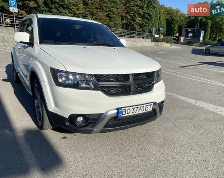 Белый Додж Джорни, объемом двигателя 3.6 л и пробегом 95 тыс. км за 14200 $, фото 2 на Automoto.ua