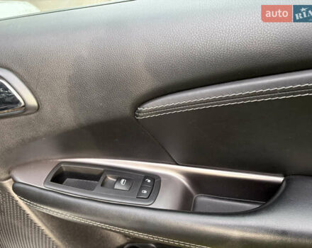 Белый Додж Джорни, объемом двигателя 2.36 л и пробегом 175 тыс. км за 14200 $, фото 28 на Automoto.ua