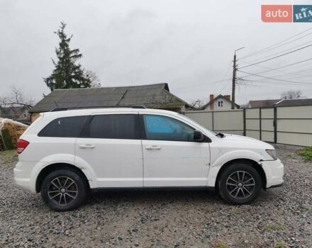 Белый Додж Джорни, объемом двигателя 2.4 л и пробегом 226 тыс. км за 7800 $, фото 3 на Automoto.ua