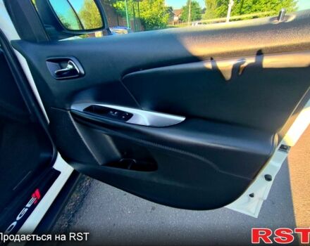 Додж Джорни 2017 в Киеве на Automoto.ua Белый Додж Джорни, объемом двигателя 2.4 л и пробегом 208 тыс. км за 11000 $, фото 3 на Automoto.ua