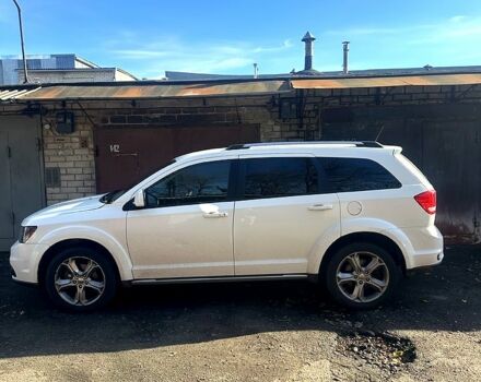 Белый Додж Джорни, объемом двигателя 2.4 л и пробегом 150 тыс. км за 13000 $, фото 4 на Automoto.ua