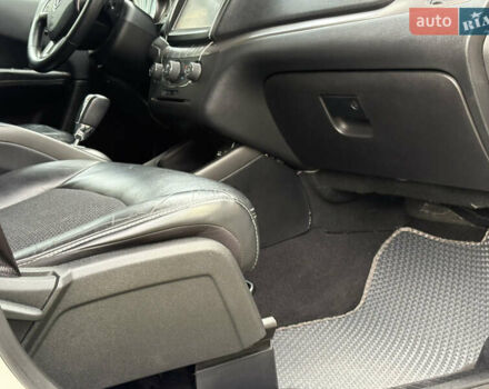 Белый Додж Джорни, объемом двигателя 2.36 л и пробегом 175 тыс. км за 14200 $, фото 32 на Automoto.ua