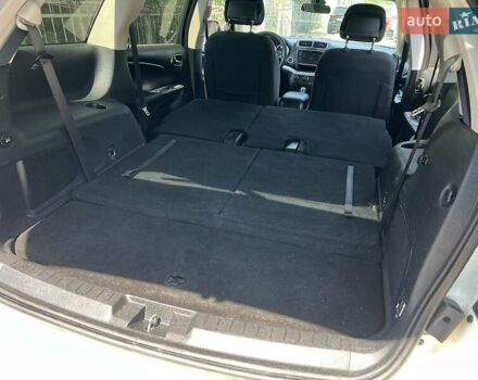 Белый Додж Джорни, объемом двигателя 2.36 л и пробегом 152 тыс. км за 12499 $, фото 17 на Automoto.ua