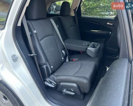 Белый Додж Джорни, объемом двигателя 2.36 л и пробегом 152 тыс. км за 12499 $, фото 4 на Automoto.ua