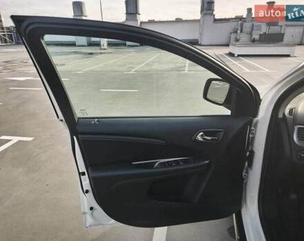 Білий Додж Джорні, об'ємом двигуна 3.6 л та пробігом 103 тис. км за 14000 $, фото 33 на Automoto.ua