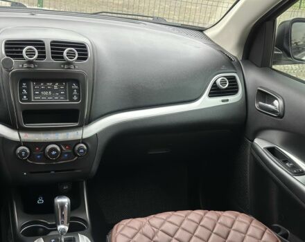 Белый Додж Джорни, объемом двигателя 2.4 л и пробегом 49 тыс. км за 13350 $, фото 12 на Automoto.ua