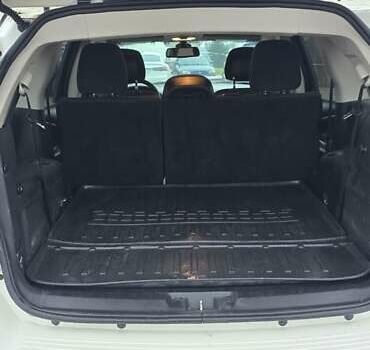 Белый Додж Джорни, объемом двигателя 2.4 л и пробегом 198 тыс. км за 12400 $, фото 14 на Automoto.ua