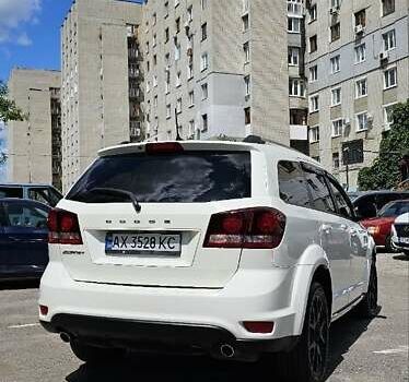 Белый Додж Джорни, объемом двигателя 3.6 л и пробегом 115 тыс. км за 14500 $, фото 2 на Automoto.ua