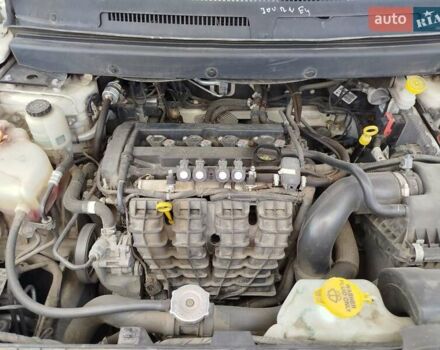 Белый Додж Джорни, объемом двигателя 2.36 л и пробегом 137 тыс. км за 13500 $, фото 12 на Automoto.ua