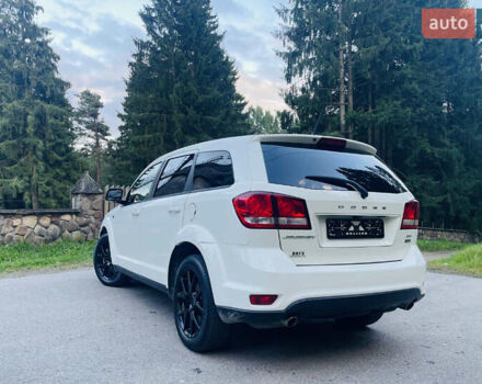 Белый Додж Джорни, объемом двигателя 3.6 л и пробегом 135 тыс. км за 15000 $, фото 2 на Automoto.ua