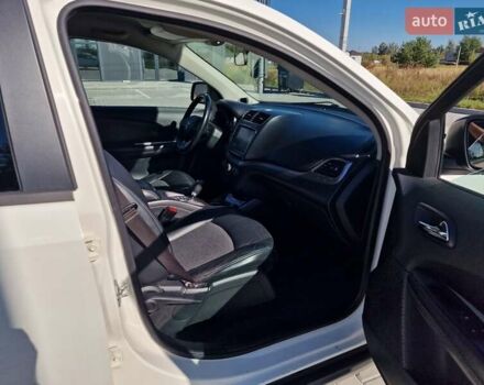 Белый Додж Джорни, объемом двигателя 3.6 л и пробегом 185 тыс. км за 14500 $, фото 12 на Automoto.ua