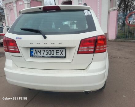 Белый Додж Джорни, объемом двигателя 2.4 л и пробегом 65 тыс. км за 11900 $, фото 3 на Automoto.ua