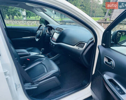 Белый Додж Джорни, объемом двигателя 3.6 л и пробегом 135 тыс. км за 15000 $, фото 9 на Automoto.ua