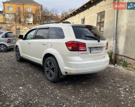 Белый Додж Джорни, объемом двигателя 2.4 л и пробегом 112 тыс. км за 13000 $, фото 4 на Automoto.ua