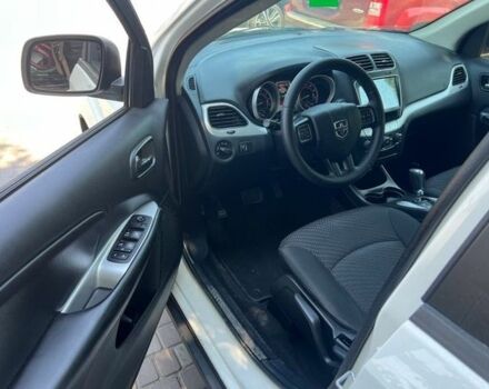 Белый Додж Джорни, объемом двигателя 0 л и пробегом 152 тыс. км за 12499 $, фото 3 на Automoto.ua