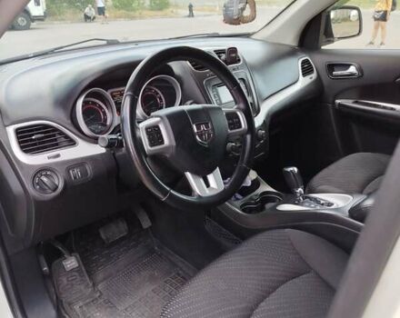 Белый Додж Джорни, объемом двигателя 2.36 л и пробегом 137 тыс. км за 13500 $, фото 6 на Automoto.ua