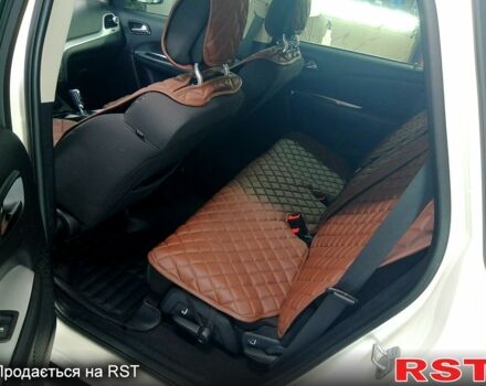 Белый Додж Джорни, объемом двигателя 2.4 л и пробегом 48 тыс. км за 12000 $, фото 3 на Automoto.ua