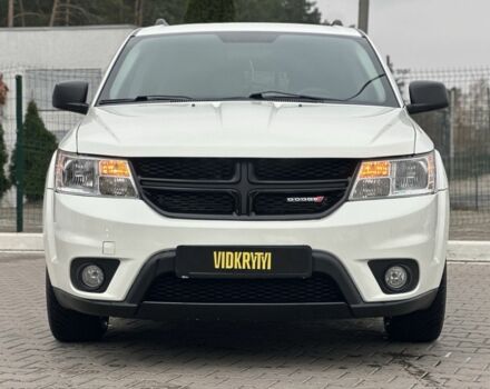 Белый Додж Джорни, объемом двигателя 2.4 л и пробегом 49 тыс. км за 13350 $, фото 1 на Automoto.ua