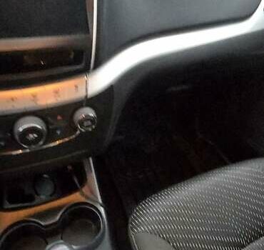 Белый Додж Джорни, объемом двигателя 2.4 л и пробегом 198 тыс. км за 12400 $, фото 9 на Automoto.ua