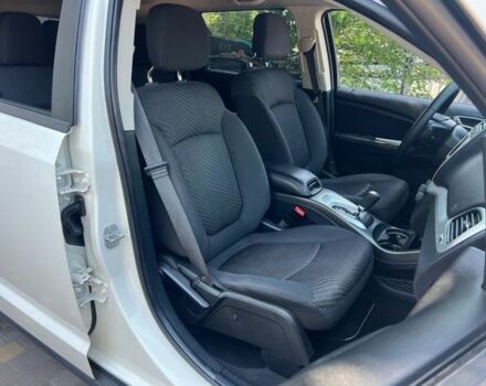 Белый Додж Джорни, объемом двигателя 0 л и пробегом 152 тыс. км за 12499 $, фото 6 на Automoto.ua