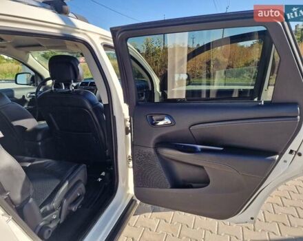 Белый Додж Джорни, объемом двигателя 3.6 л и пробегом 185 тыс. км за 14500 $, фото 14 на Automoto.ua