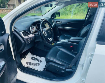 Белый Додж Джорни, объемом двигателя 3.6 л и пробегом 135 тыс. км за 15000 $, фото 5 на Automoto.ua