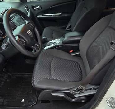 Белый Додж Джорни, объемом двигателя 2.4 л и пробегом 198 тыс. км за 12400 $, фото 7 на Automoto.ua