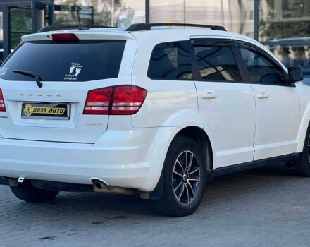 Белый Додж Джорни, объемом двигателя 2.4 л и пробегом 230 тыс. км за 13400 $, фото 5 на Automoto.ua