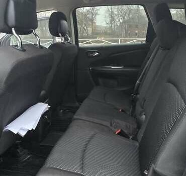 Белый Додж Джорни, объемом двигателя 2.4 л и пробегом 198 тыс. км за 12400 $, фото 2 на Automoto.ua