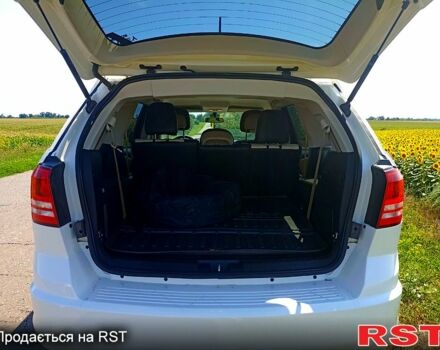 Білий Додж Джорні, об'ємом двигуна 2.4 л та пробігом 165 тис. км за 10500 $, фото 2 на Automoto.ua