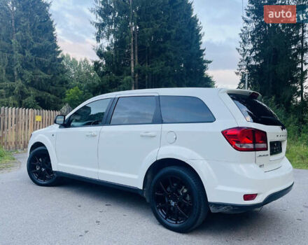 Белый Додж Джорни, объемом двигателя 3.6 л и пробегом 135 тыс. км за 15000 $, фото 1 на Automoto.ua