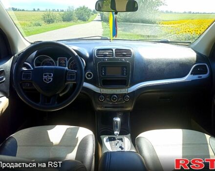 Білий Додж Джорні, об'ємом двигуна 2.4 л та пробігом 165 тис. км за 10500 $, фото 4 на Automoto.ua