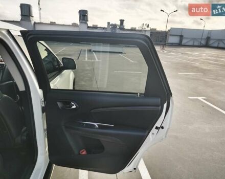 Білий Додж Джорні, об'ємом двигуна 3.6 л та пробігом 103 тис. км за 14000 $, фото 32 на Automoto.ua