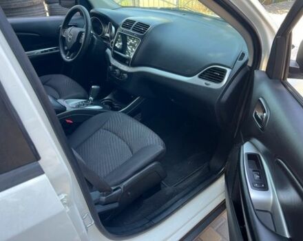 Белый Додж Джорни, объемом двигателя 0 л и пробегом 152 тыс. км за 12499 $, фото 5 на Automoto.ua