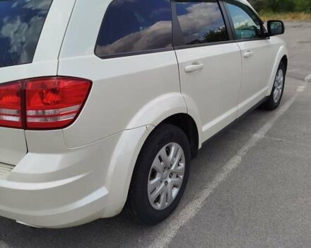 Белый Додж Джорни, объемом двигателя 2.36 л и пробегом 137 тыс. км за 13500 $, фото 4 на Automoto.ua